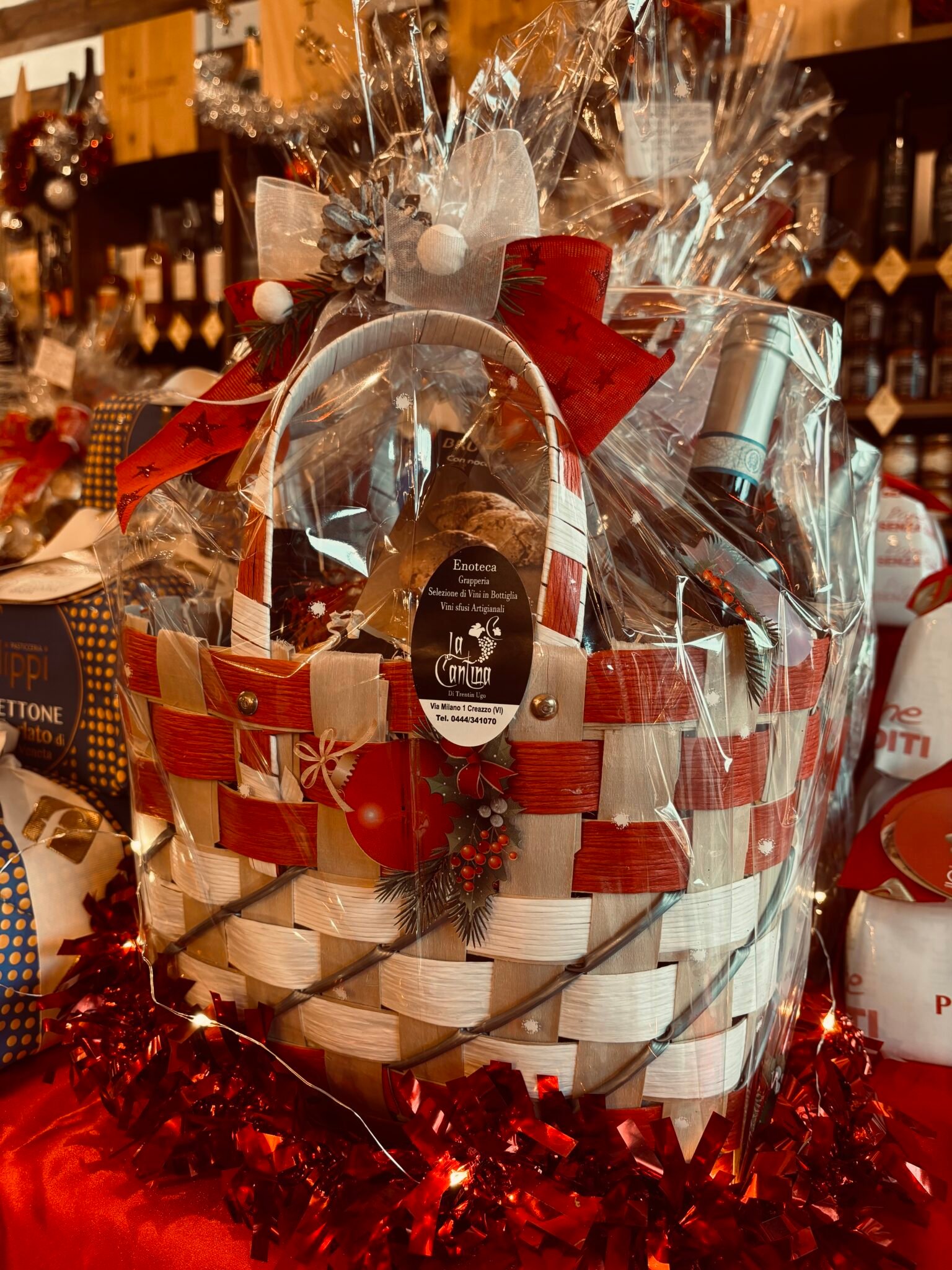 Idea Regalo Pronta, borsetta in vimini con prelibatezze artigianali a Creazzo, alla Cantina di Ugo