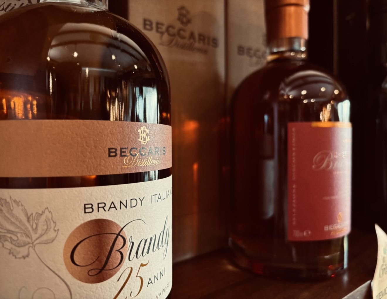 Brandy 25 anni invecchiato distilleria beccaris, la cantina di ugo a Creazzo